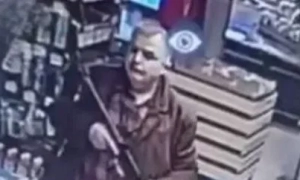 У Києві викрили ділків, які підробили паспорт для іноземця