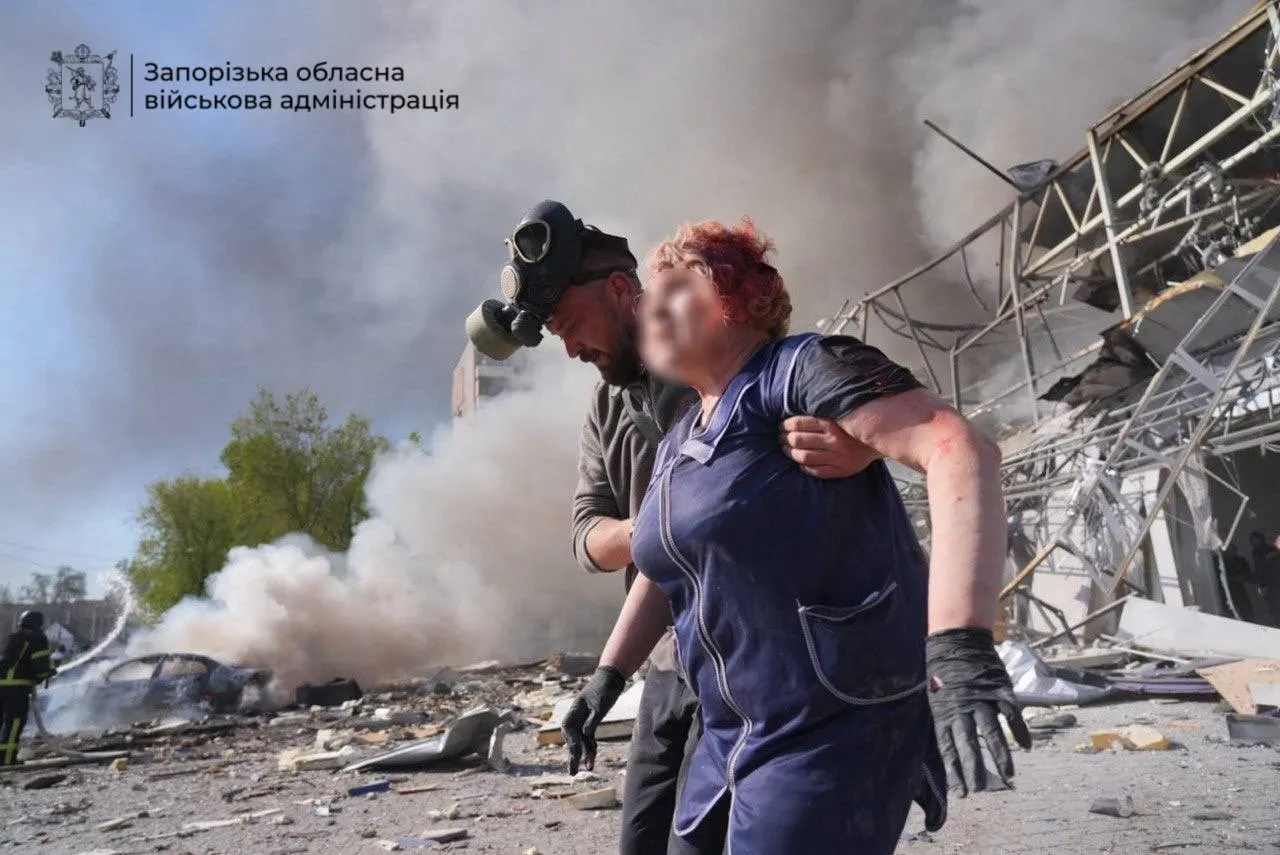 Відео: у Запоріжжі вже 12 загиблих через удар КАБами