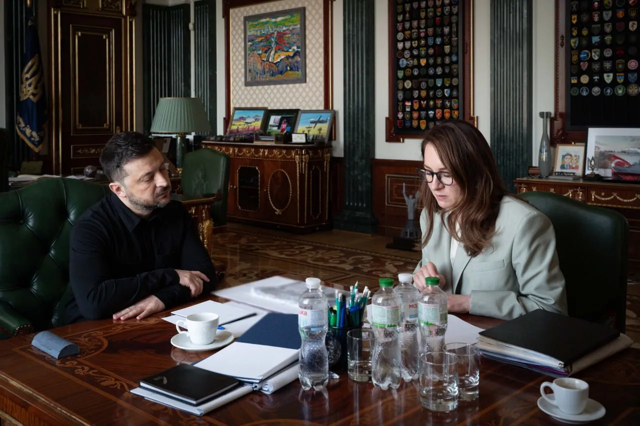 Зеленський анонсував кадрові зміни в держкомпаніях та приватизацію «Сенс Банку»