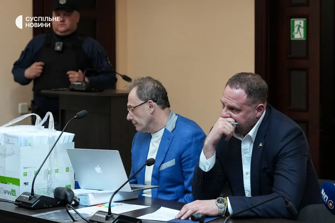 Специальная антикоррупционная прокуратура заявила о риске побега Ермака и наличии у него четырёх дипломатических паспортов