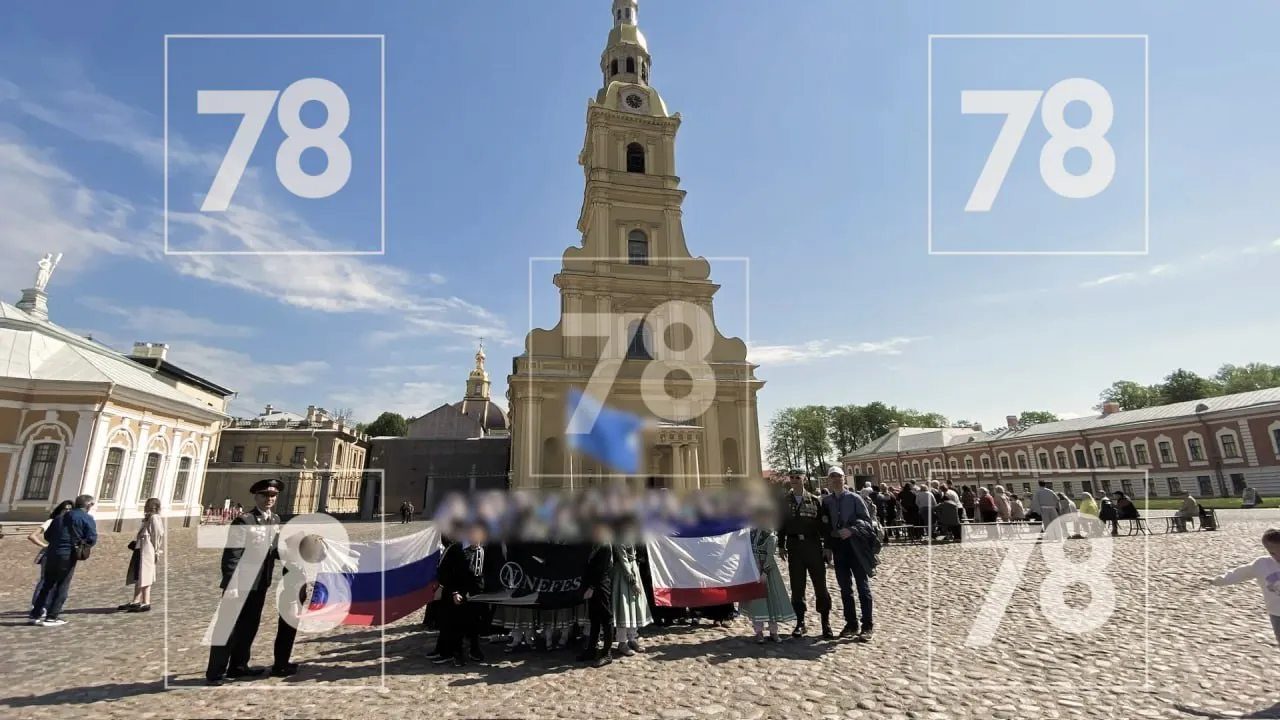 У Петербурзі затримали керівників кримськотатарського ансамблю через національний прапор