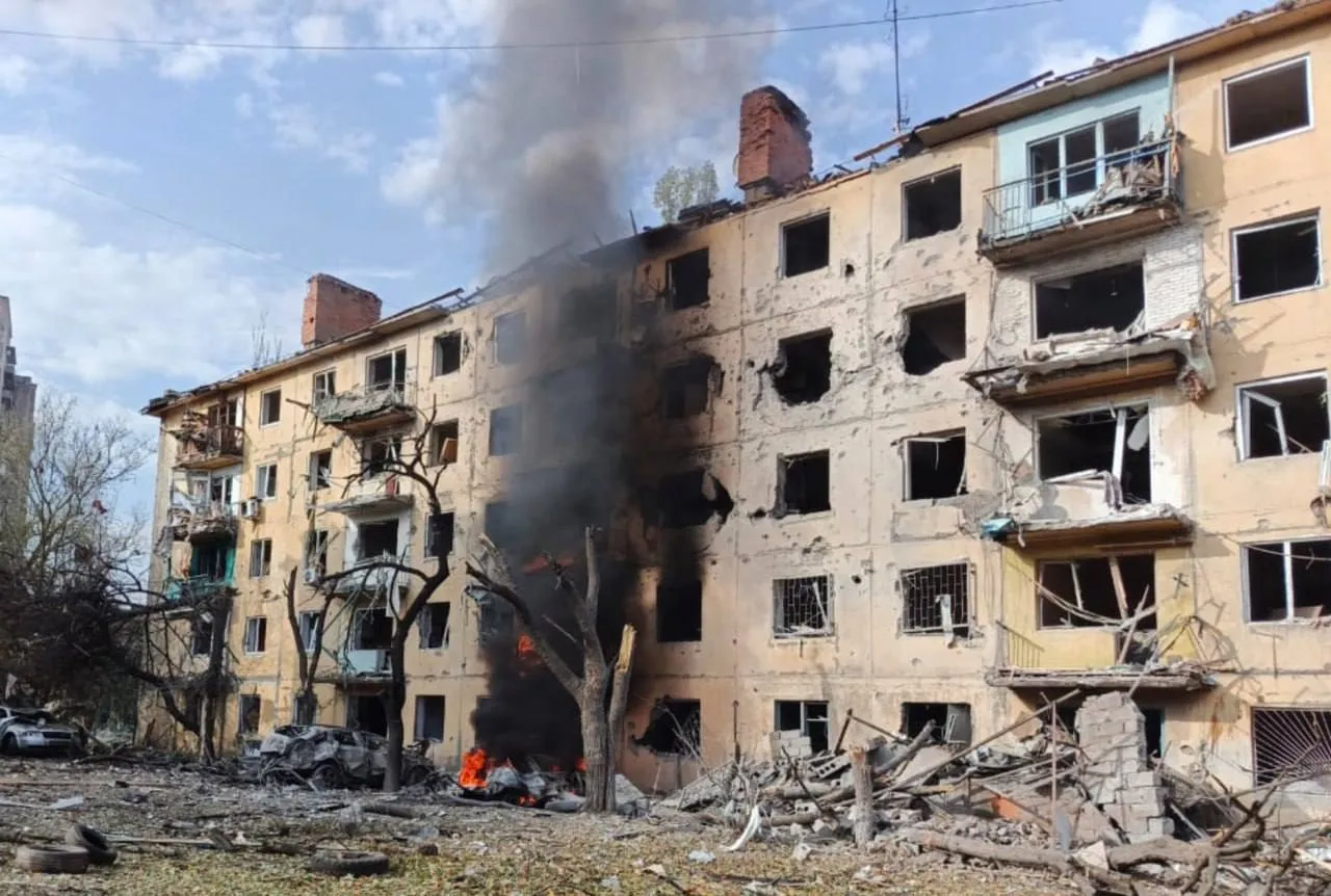 Видео: Российский авиаудар по Краматорску унес жизни трёх коммунальщиков