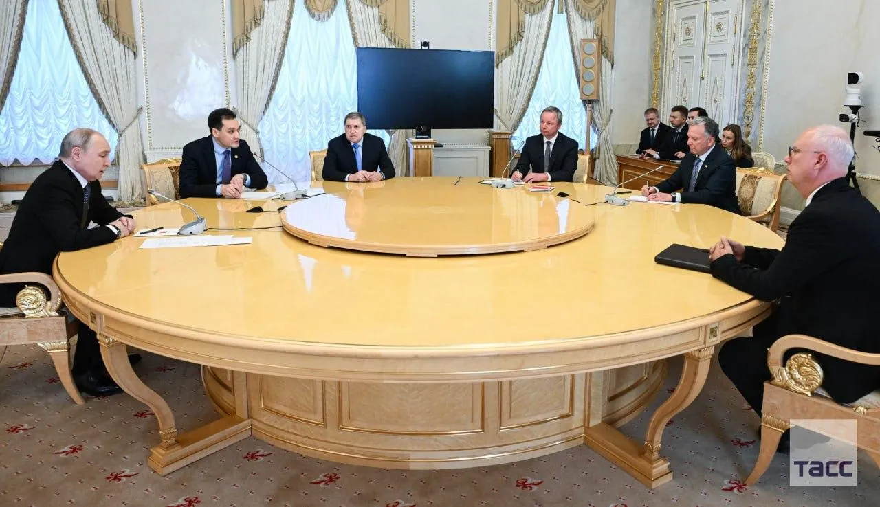 Doradca Putina oświadczył, że zbliża się koniec wojny przeciwko Ukrainie