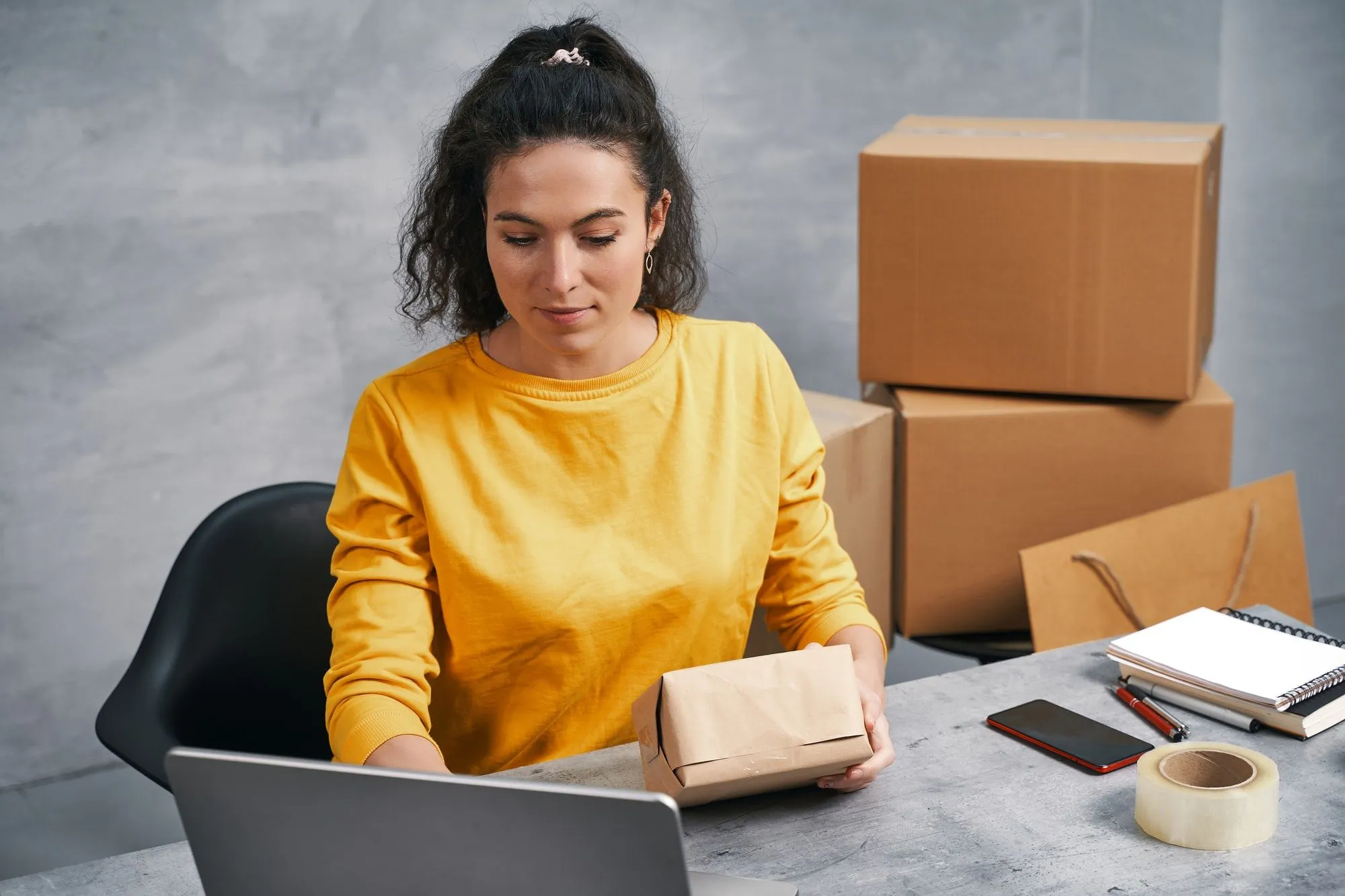 Бизнес призвал Раду ввести налог на посылки стоимостью до 150 евро