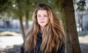 Відео: тисячі людей у Львові прийшли на похорон Ірини Фаріон