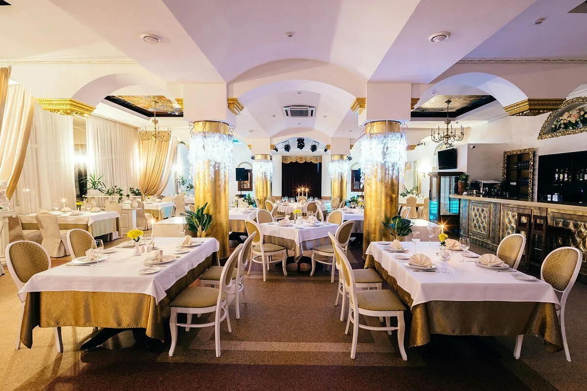 Майже всі ресторани в рф опинилися на межі фінансового краху