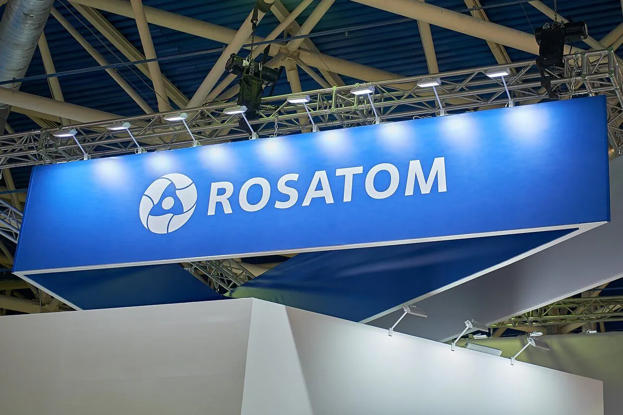 Rosatom has halted construction of a nuclear power plant in India, while Russian businesses' debts have risen to 9 trillion rubles