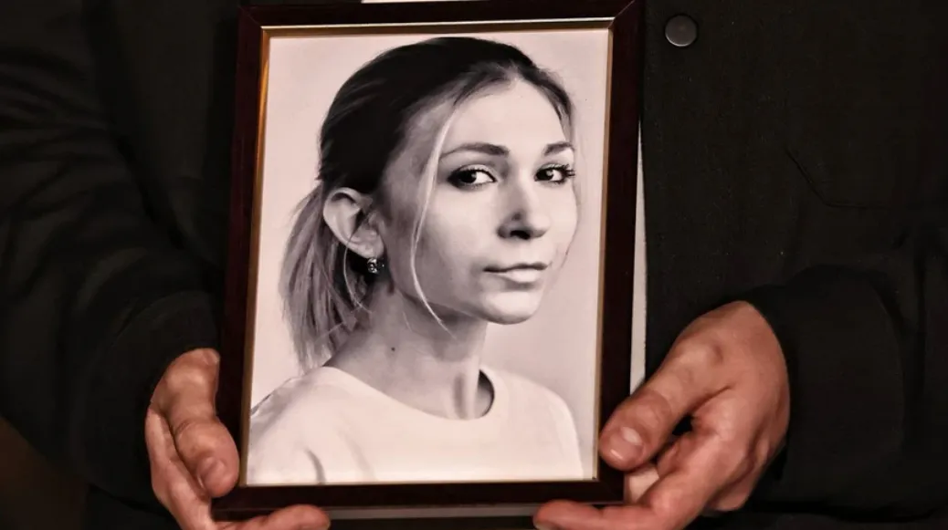 Виплати родині загиблої журналістки Рощиної поки не визначені