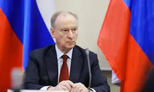 Британский министр опоздал на интервью - застрял в лифте ВВС