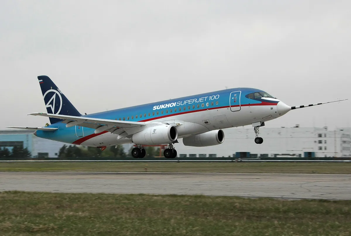 рф хоче вдвічі продовжити ресурс старих Superjet через провал авіапрограми