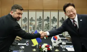Видео: Шевченковский суд отказался освободить Андрея Антоненко, произошли столкновения