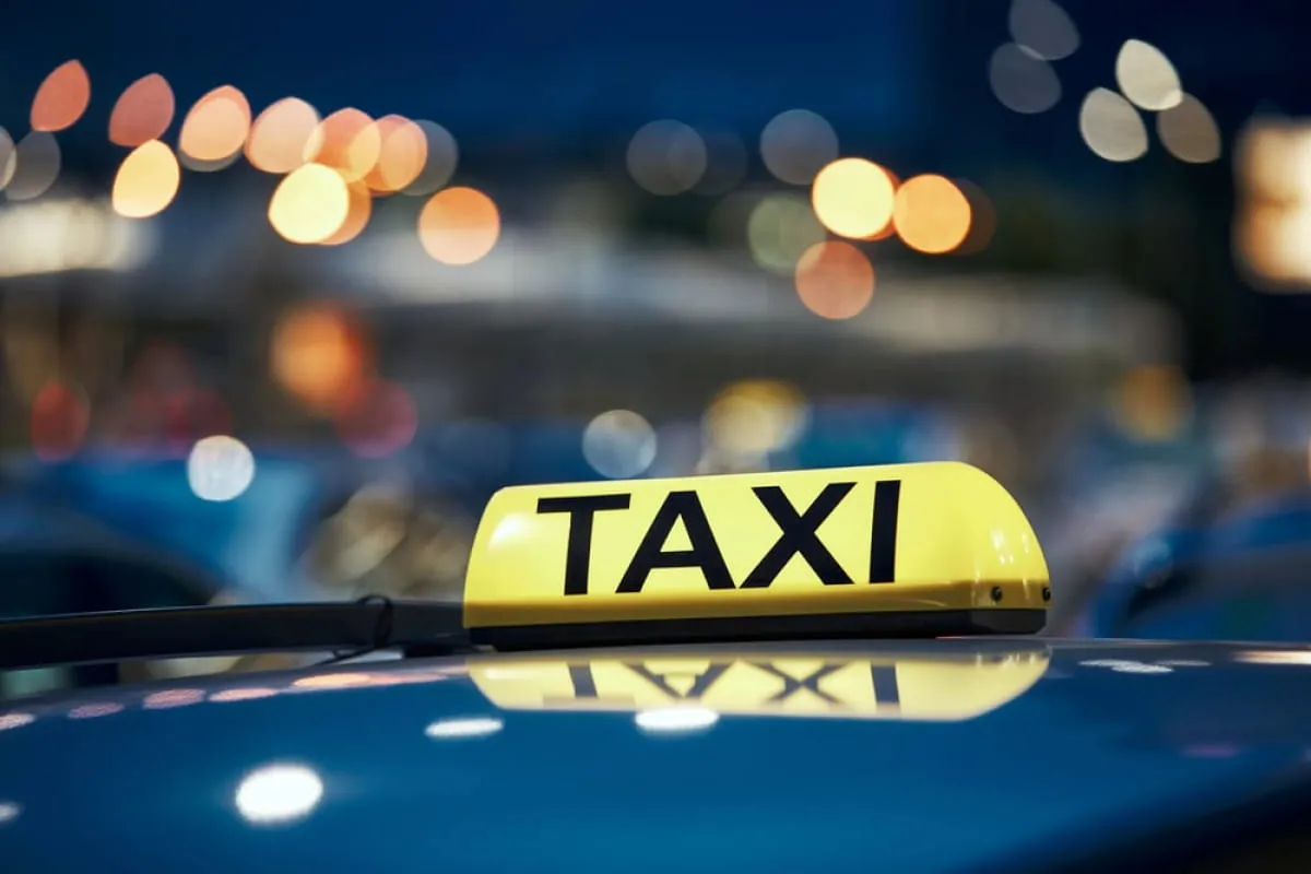 Таксиста з Харкова оштрафували за відмову обслуговувати українською