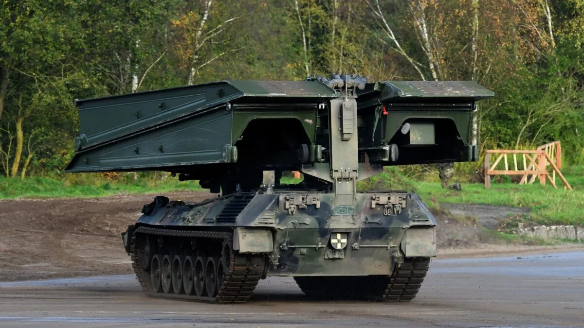 Литва закупить у Німеччини 12 танків-мостоукладачів за €210 млн