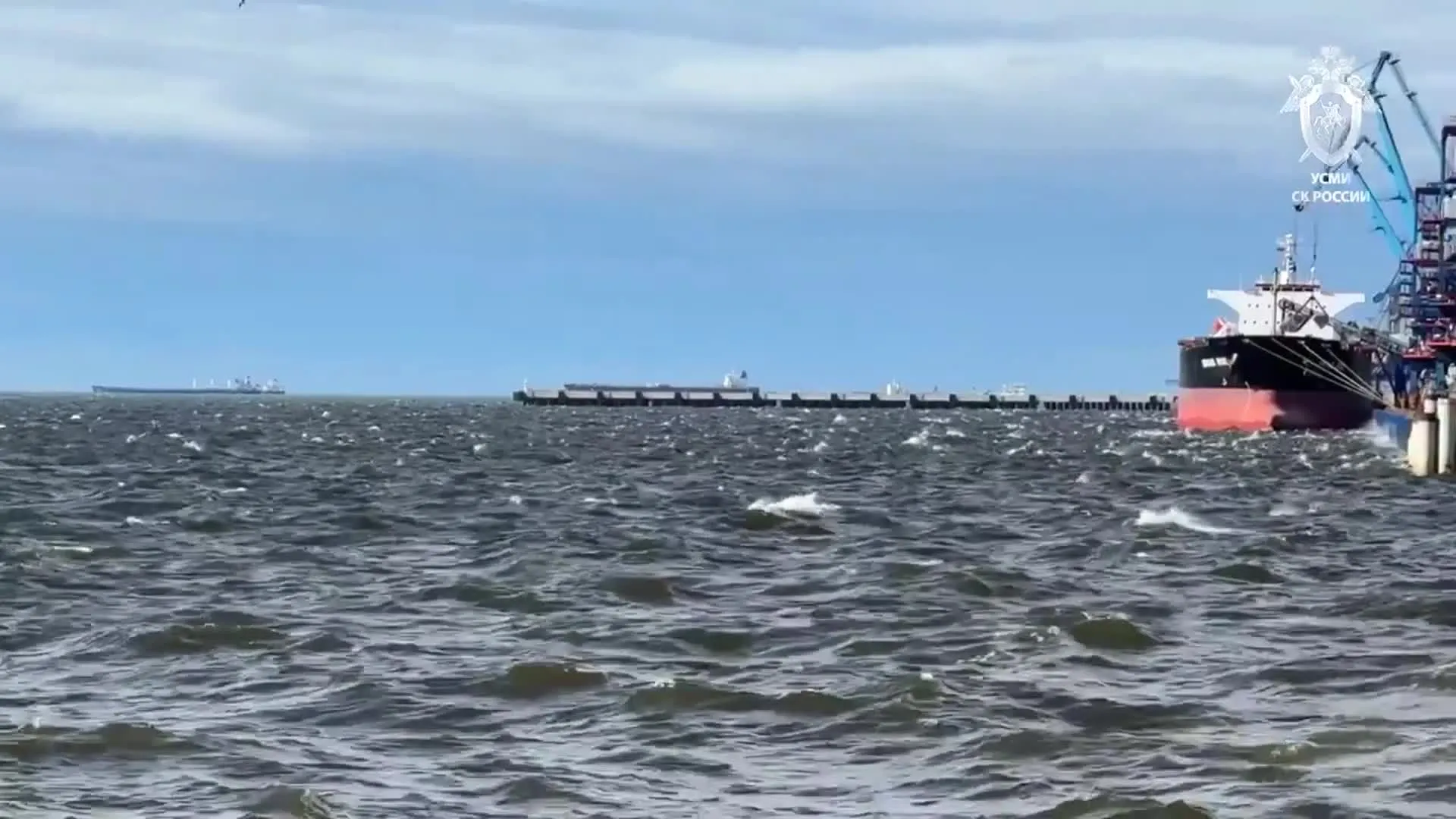 ФСБ заявила про замінований газовоз із Бельгії в порту під Петербургом