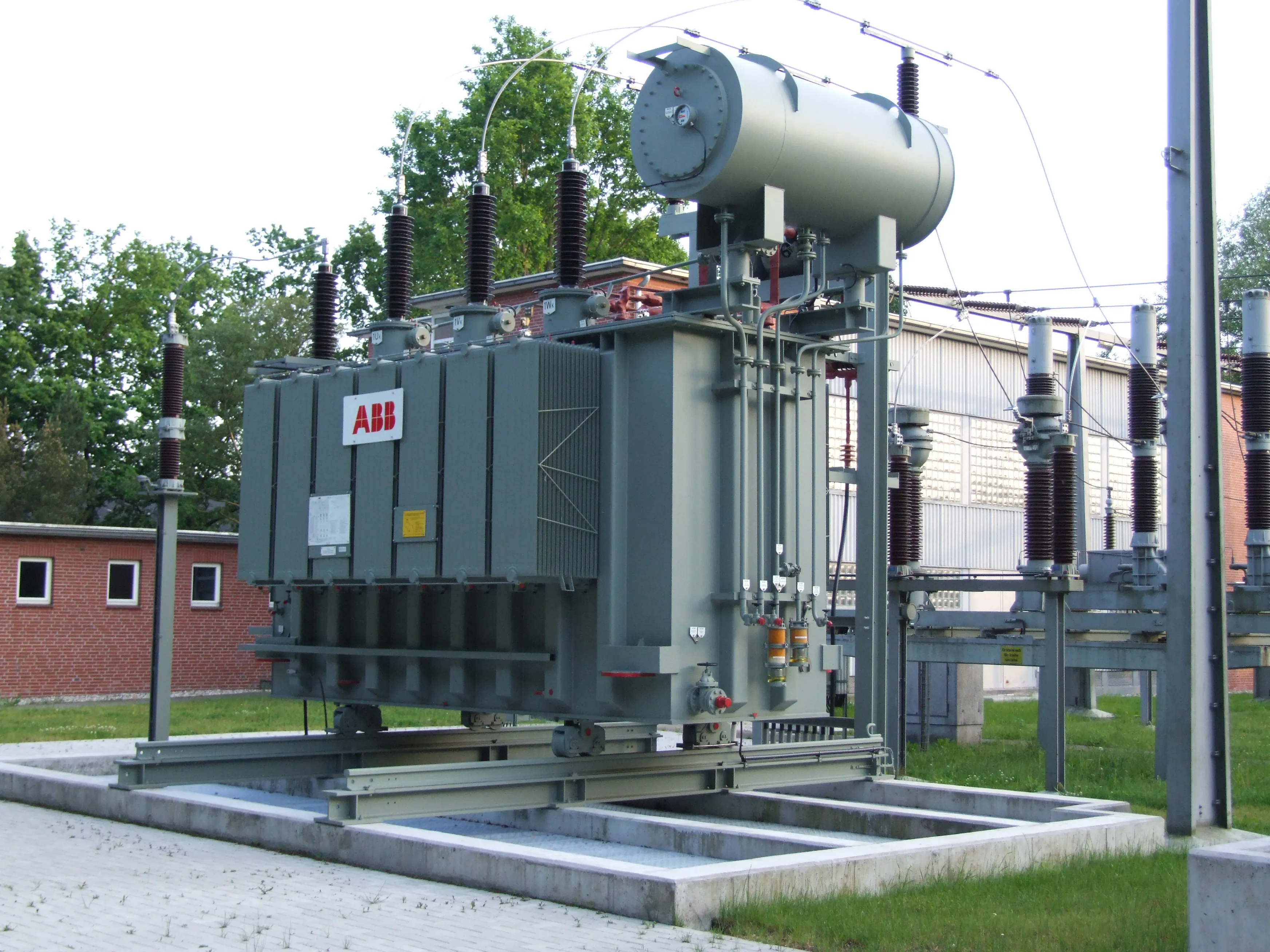 В Киеве на левом берегу взорвался трансформатор, наблюдаются перебои с электричеством