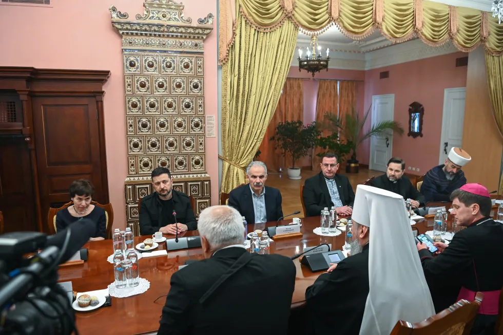 Зеленський зустрівся з Радою церков і представниками релігійних організацій