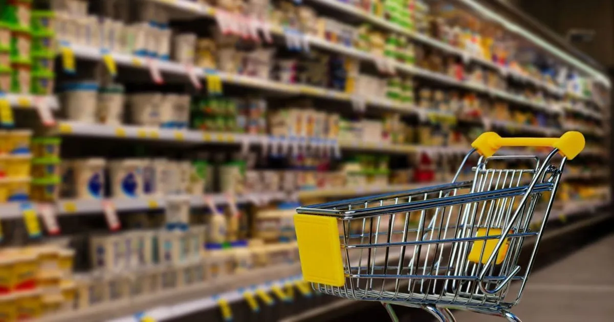 В Днепропетровской области нет дефицита продуктов, но вырос спрос на соль и крупы