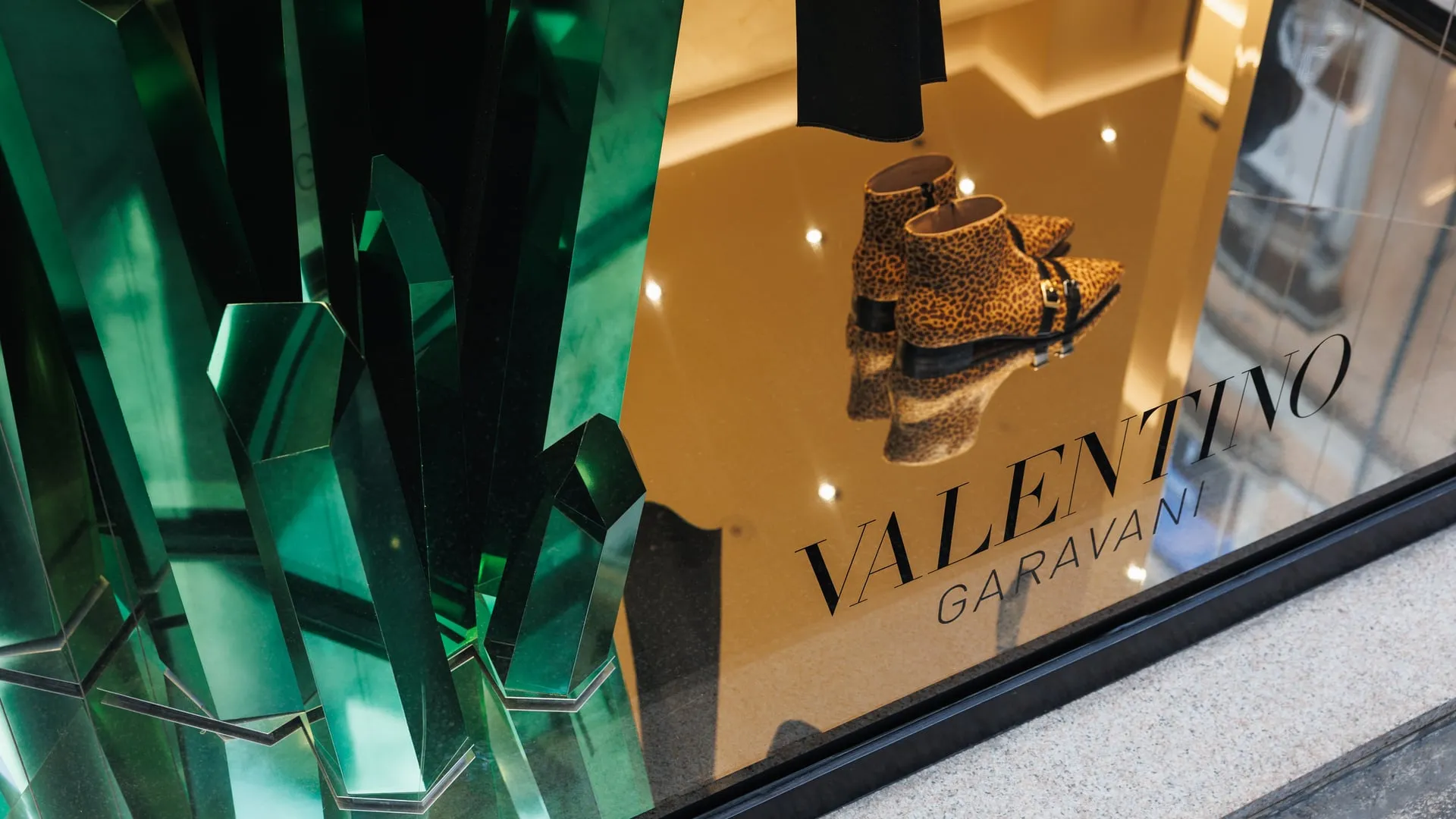 Valentino will issue €450 million in bonds to repay its bank debts