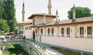 В Польше к 100-летию Варшавской битвы открыли памятник с Петлюрой