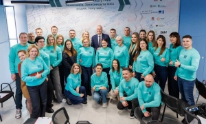 Фото: Порошенко продемонстрував нове харчування ООС на Донбасі