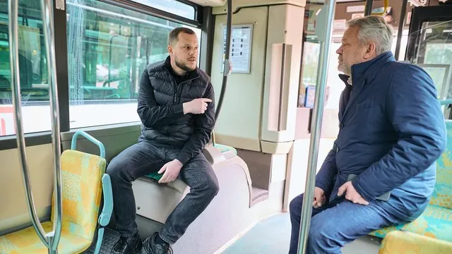 Франция передала Бучанской общине четыре автобуса