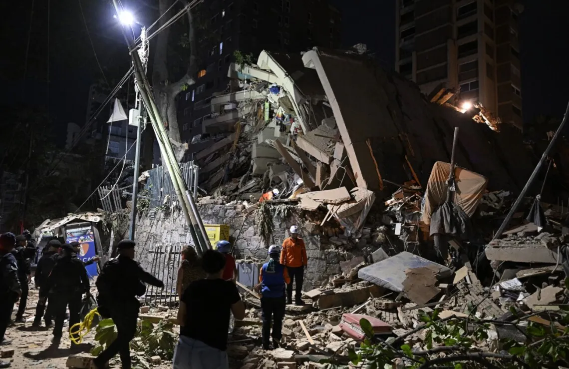 An aftershock with a magnitude of up to 5.1 occurred near Caracas