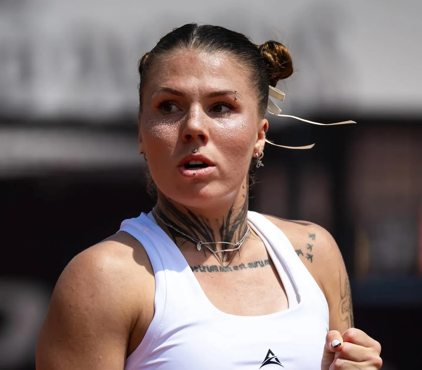 Video: Oliynikova delivered a special address after the match at Roland Garros