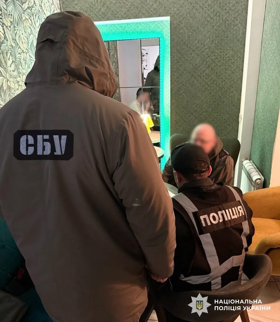 У Києві шахраї продали військовому неіснуючу зброю за 3,2 млн грн