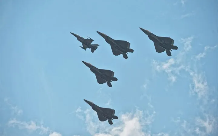 Польща підняла авіацію через комбіновану атаку росії по Україні