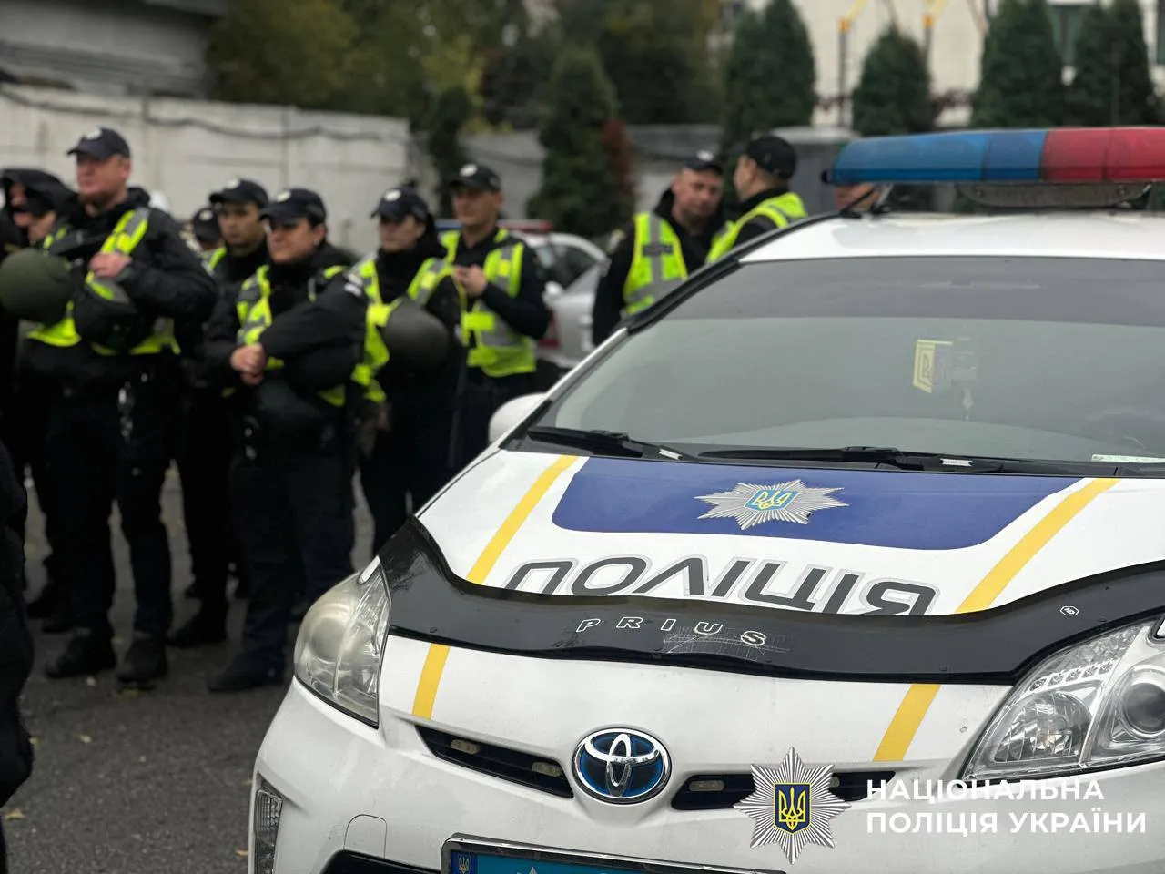 Видео: в Киеве водитель Honda ударил патрульного по лицу