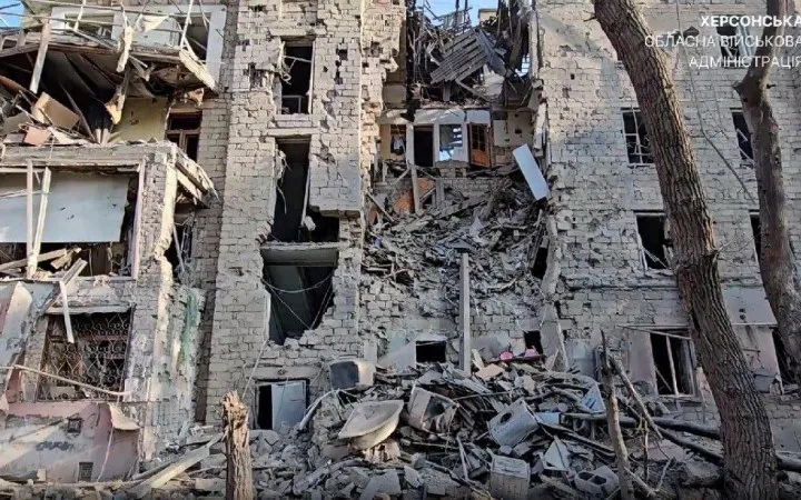 Росіяни обстріляли 38 населених пунктів Херсонщини, 9 поранених