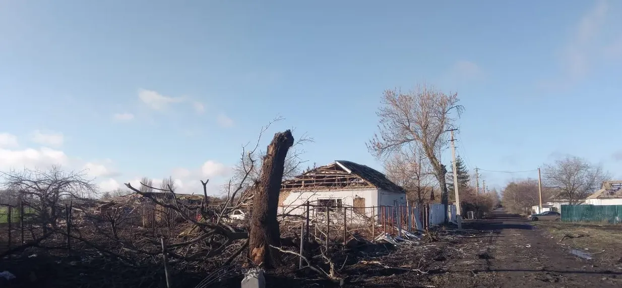 Російські атаки на Запоріжжі: поранено чоловіка, десятки будинків пошкоджені (Фото)