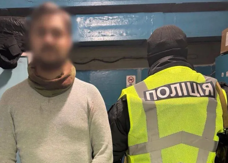 У Києві затримали чоловіка, який поранив пасажирів у метро