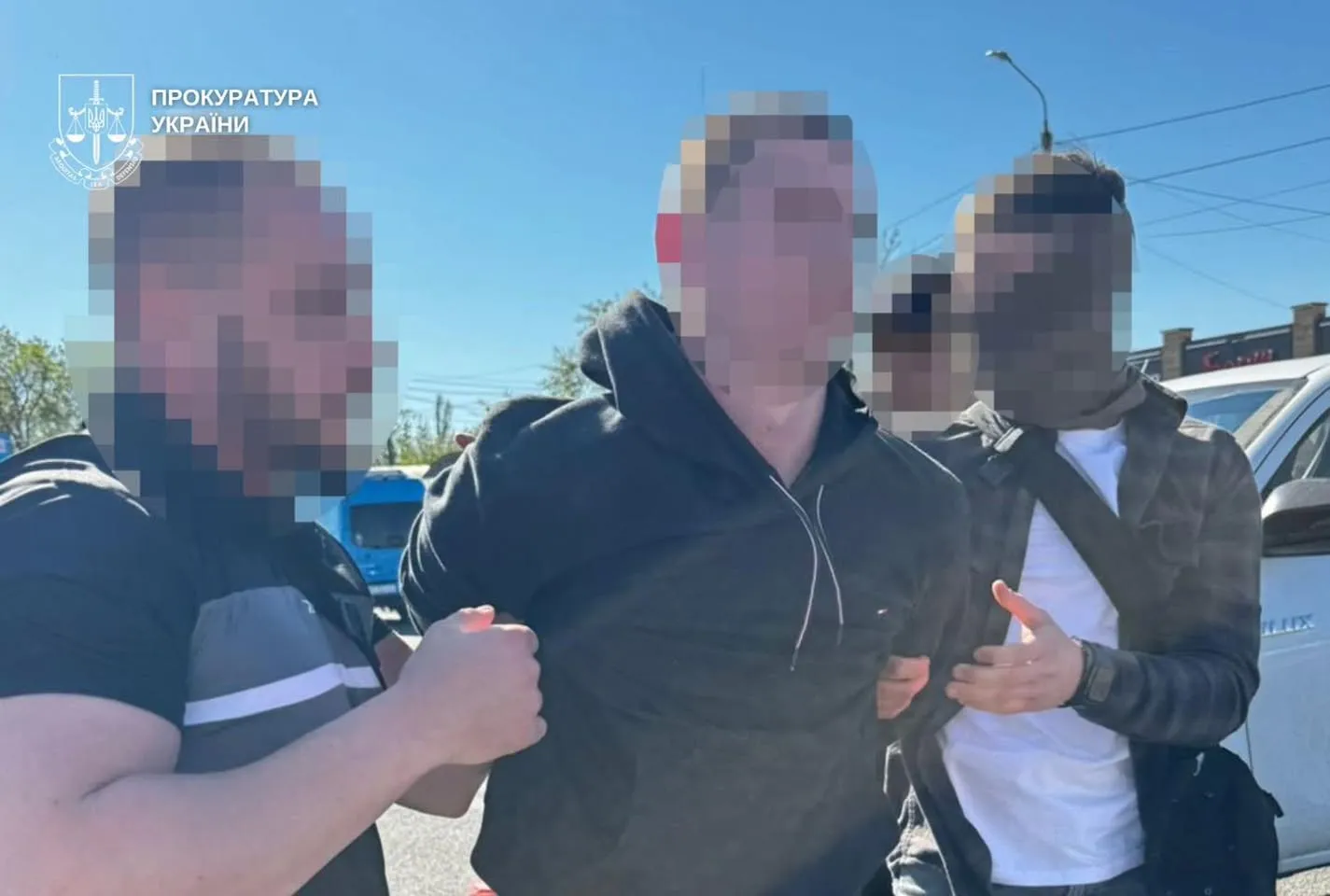 У Дніпрі затримали двох підозрюваних у підриві авто військового ЗСУ