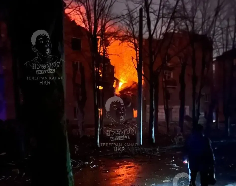 У Кривому Розі будинок розірвало ударом ворога