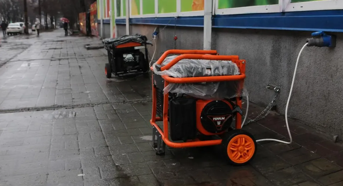Тепло і зарядка у Дніпрі, як допомагають мешканцям під час блекауту