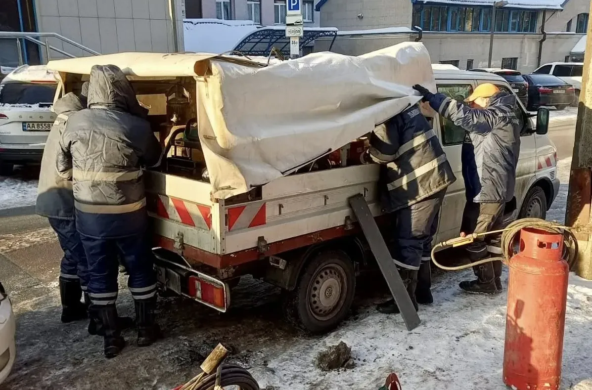 Садовий відправив бригади до столиці після ударів по енергетиці