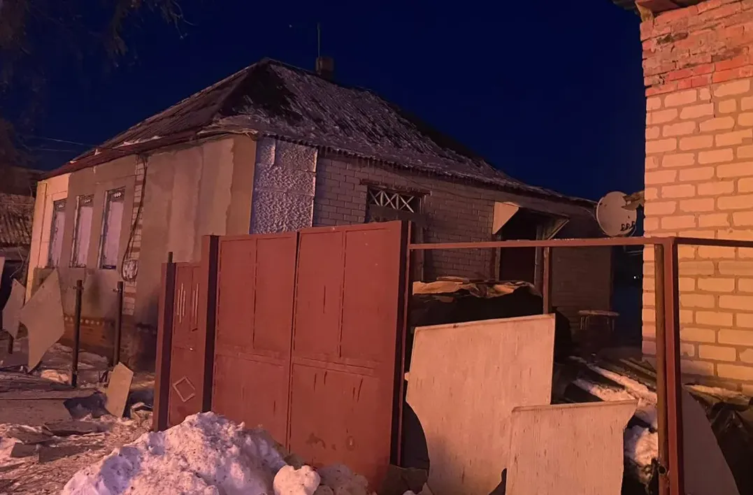 Безпілотник росіян зруйнував будинок у Кам’яній Ярузі, є постраждалі
