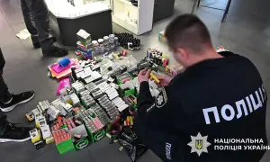 Бывший помощник президента Сергей Шефир переоформил большинство активов на имя своей жены после дела о «конвертах»