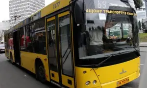 Відео: на околицях Києва ведеться стрілянина