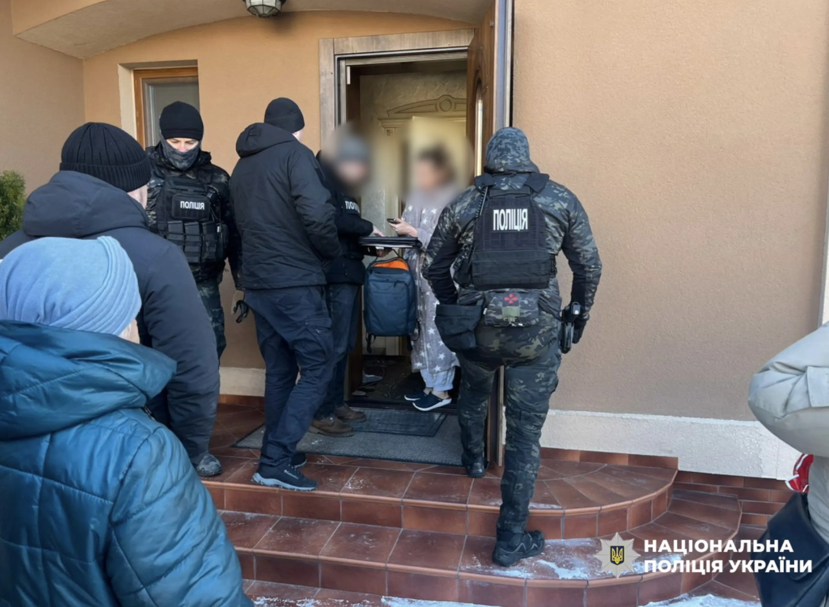 В Киевской области раскрыли схему хищения 27 млн грн гуманитарной помощи (фото, видео)