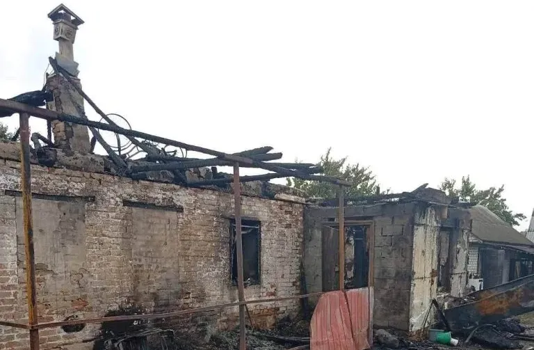 На Черкащині блискавка знищила житловий будинок