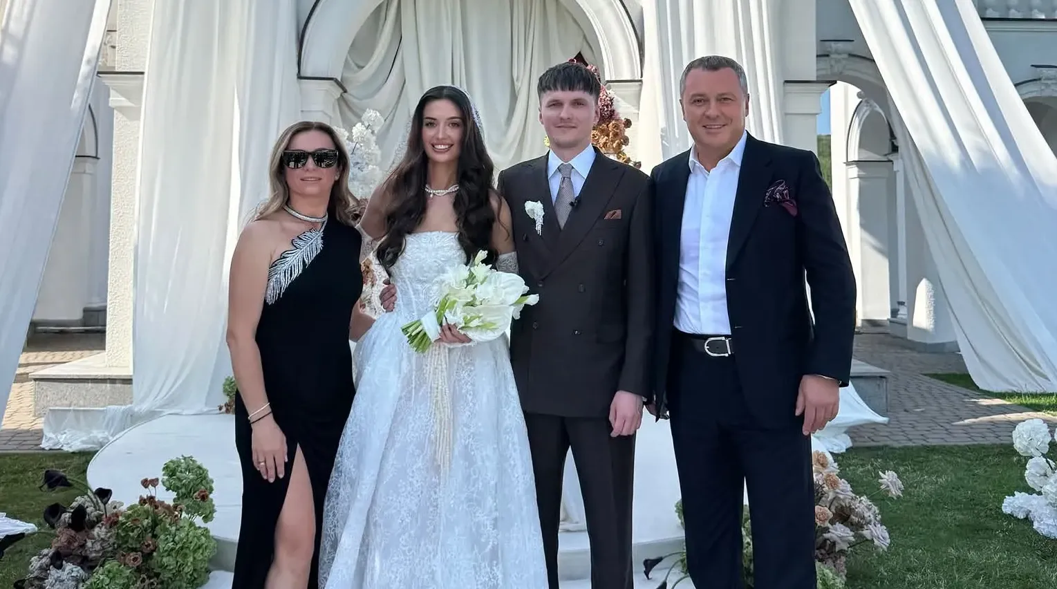 Андрій Мацола показав весільні фото старшого сина