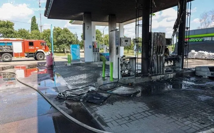 Российский дрон попал в АЗС в Харькове