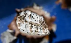На Київщині після нічної атаки РФ утворилася велика вирва від балістичної ракети