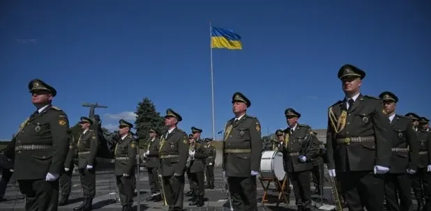 У Києві урочисто підняли Державний Прапор України