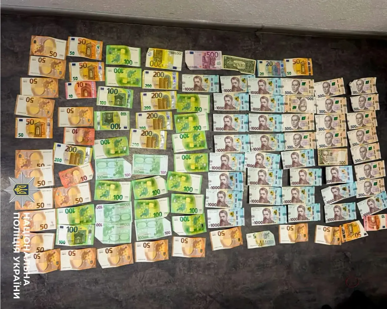 У Рівному 18-річний хлопець викрав у пенсіонера понад 300 тисяч гривень