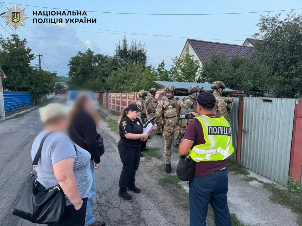 В Киевской области мужчина обстрелял двух человек из автомобиля