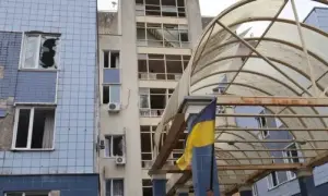 В окупованому Маріуполі повідомляють про потужні вибухи 