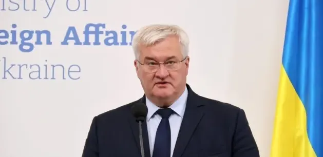 Сибига призвал мир отреагировать на удары РФ по мостам